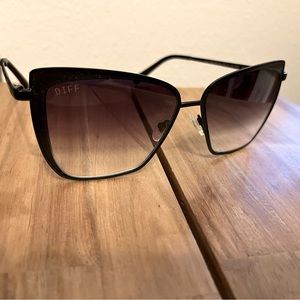 DIFF Grace Lightweight oversized Cat Eye Sunglasses for Women, UV400 Protection